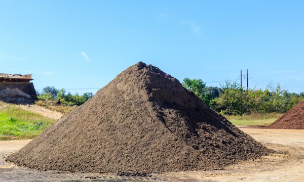 Bulk Topsoil Delivery in Valencia