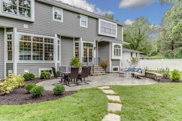Concrete Patio Landscaping in Valencia