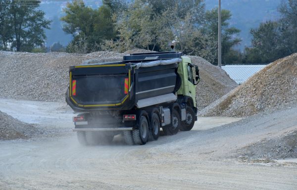 Gravel Delivery Service in Valencia