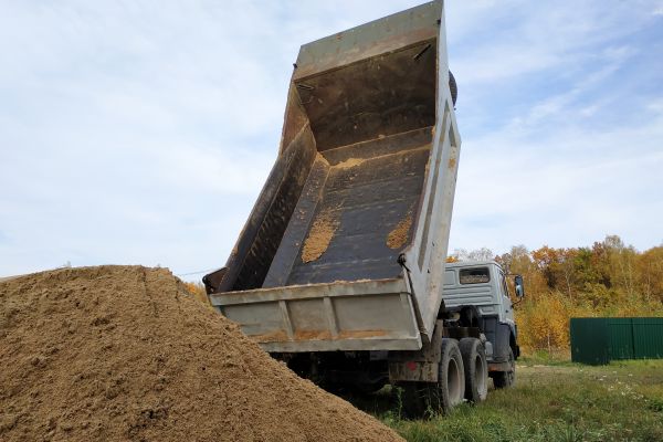Topsoil Delivery in Valencia