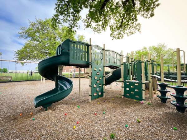 Playground Mulch Service in Valencia